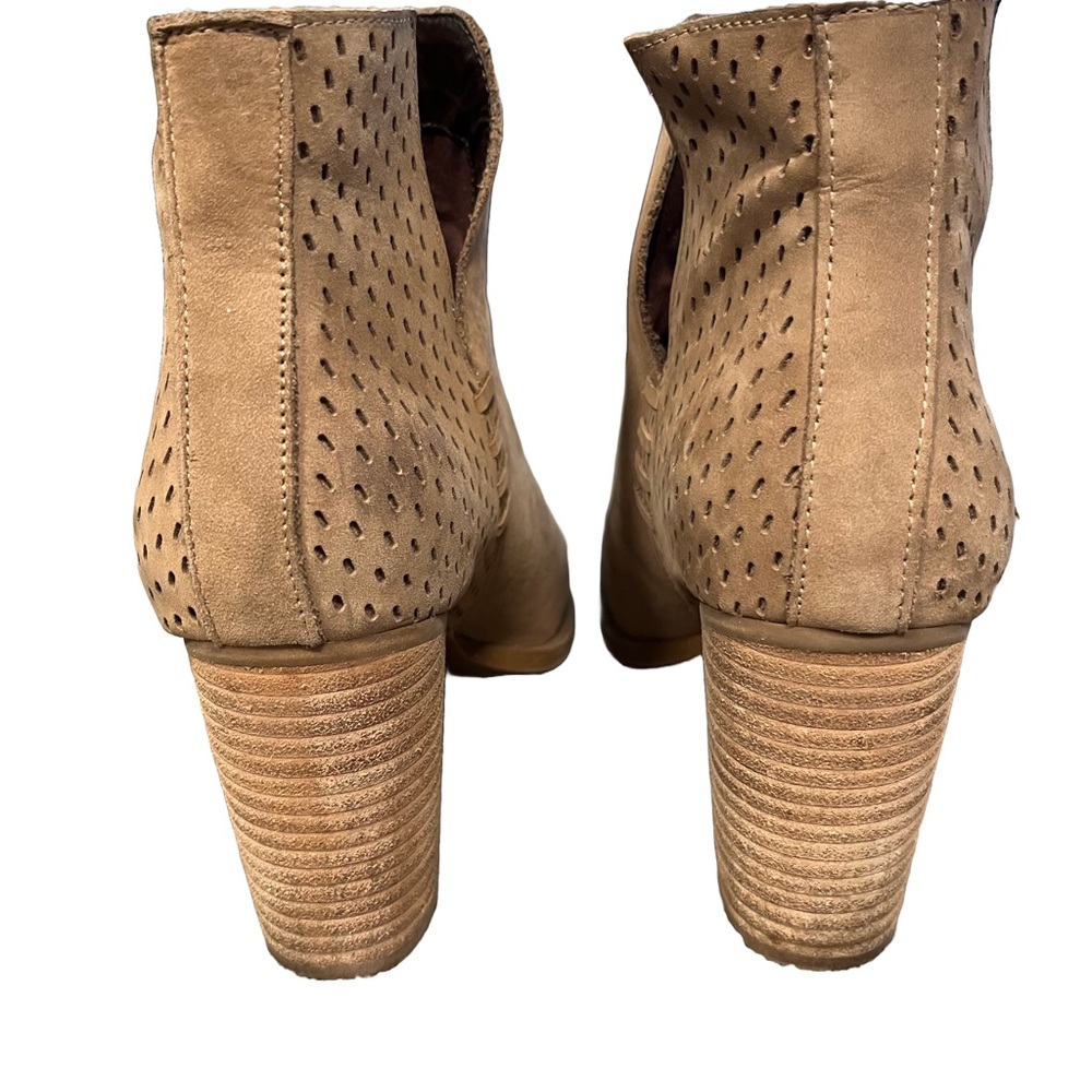 Steve Madden Tan SHEPP Suede Ankle Boots Sz 9.5 V Notch Cut-Out Western - Picture 6 of 10